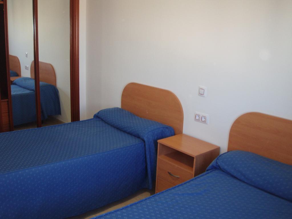Apartahotel Los Hermanos Оканья Экстерьер фото